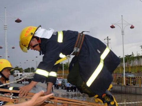 ����һ����������·�м� �˿��������ݻ�ȡ�