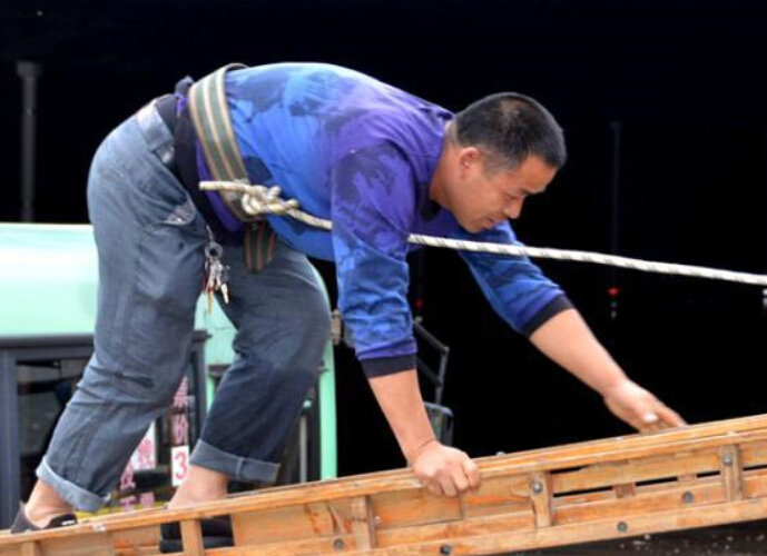 ����һ����������·�м� �˿��������ݻ�ȡ�