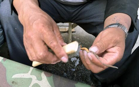 �й��������Ĳݵ�һ�ء����ڽ��� ƽ���۸��⡰��ն����