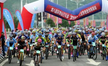 �ڰ˽컷�����г������� ѡ�־�ս�żҽ硱