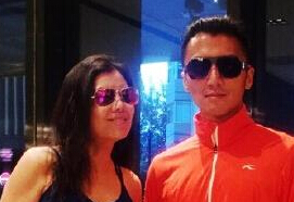 名媛赵欣瑜祝福“锋菲” 网友求帮问婚礼日期”