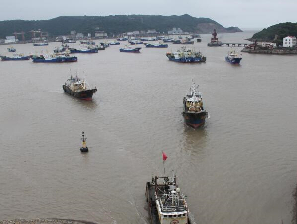 台风“灿鸿”逼近”