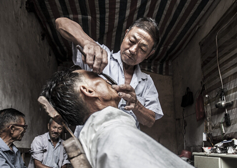 图说故事:“莲花古镇”的剃头匠”