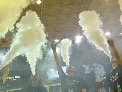 首届北京电子烟博览会举行”