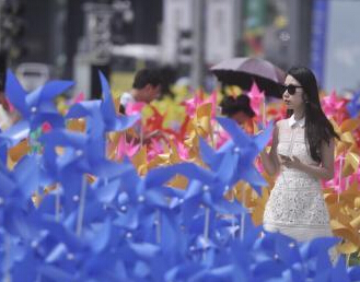 ����5���߲ʷ糵չ ������׷��ͯ�ꡱ