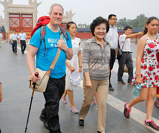 �������˹ս��ʤ��70���� Ӣ��ѫ������ͽ�����̡�