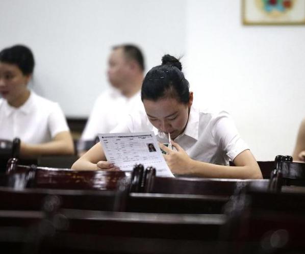 �Ϻ�������Ƹ������ս㡱 ��������ɱ���ӦƸ��