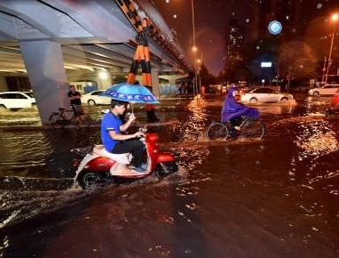 �����Ⱪ��Ϯ�� ����·�λ�ˮ���ء�