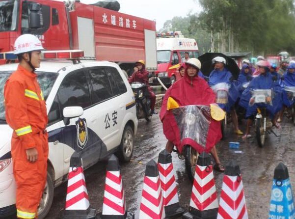 ������30�ּ�ȩ�۹޳��෭ ������ȩˮŨҺй©��