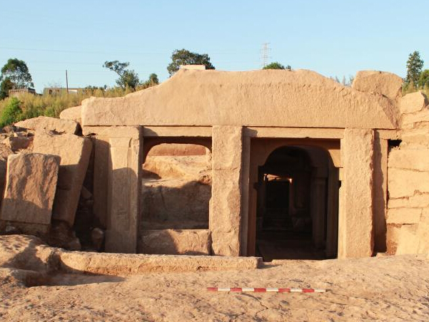 ���췢���δ�˫��Ĺ ��ģ�ṹ��������������