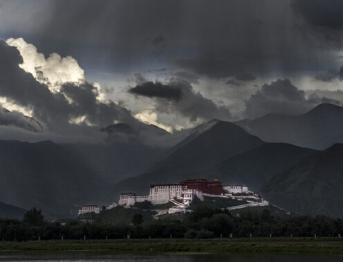 ��Ӣ����Ʒ����  ��⡱