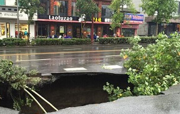 台风“苏迪罗”波及扬州”