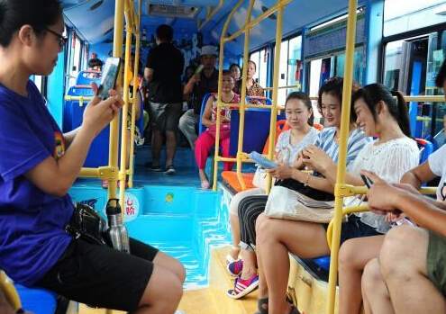 ��̨3D�ֻ湫����· �˿����뺣�����硱