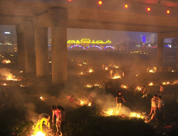 �Ĵ���ǧ������ֽ������ �������һƬ�족