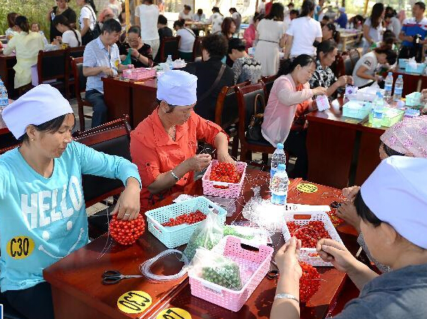 编织大赛展技艺”