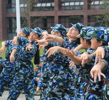 ���Ӿ�ѵ�����衱��