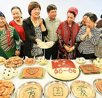 �½���ĩ����Ⱥ������ɫ��ʳ��ƴͼ������ա�