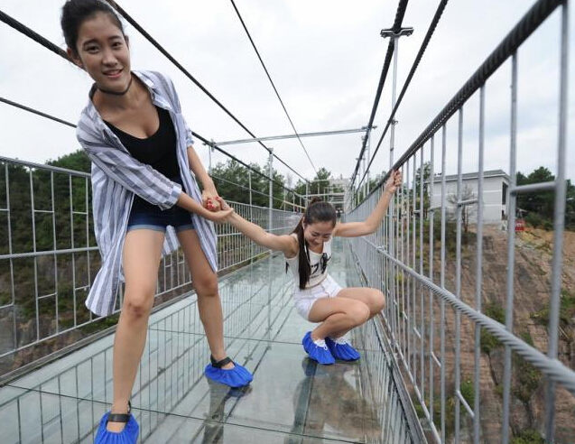 �й������߿�͸���������ſ�ͨ ��ֱ�߶ȴ�180�ס�