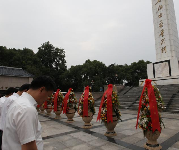 �����˲�ǧ�������ڸ�����ʿ���ǰ�廳Ӣ�ҡ�