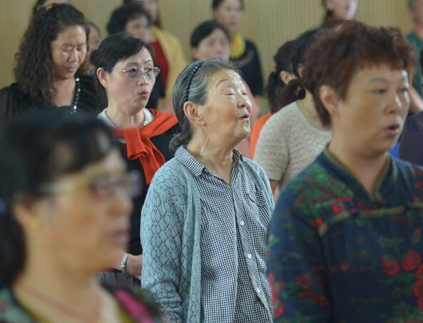 �ɶ�83�����Ŷ�28�������ѧ ��8����ҵ֤��