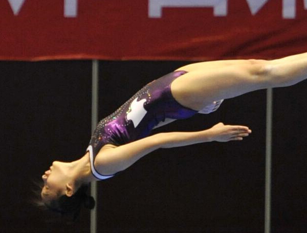 �й��׽����˻� ���ݶӰ����Ĵ���Ů����ھ���