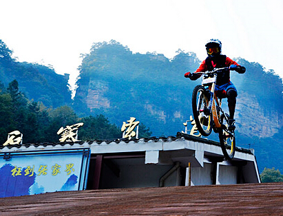 ���ּ����ٽ������仧�żҽ��ʯկ��