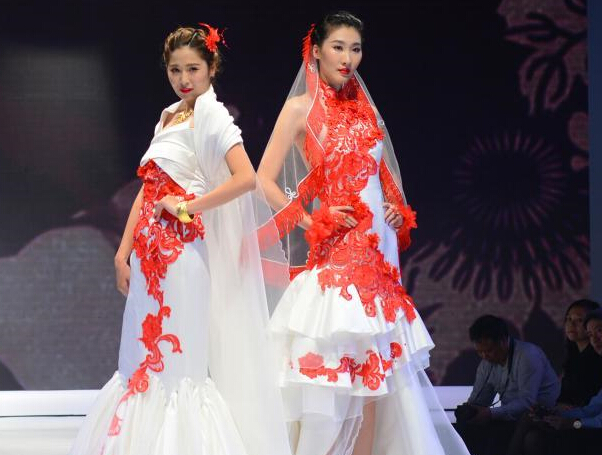 �л����´�������ں����� �㳡����������