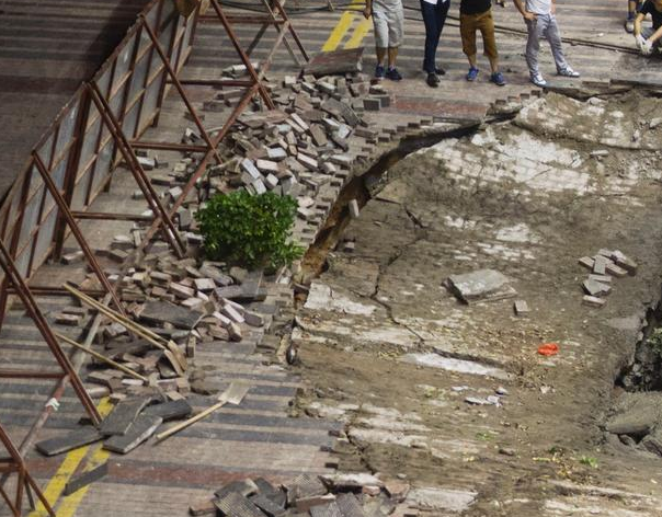 ��ݸ�ϳ��ֶ���㳡�������ݡ�