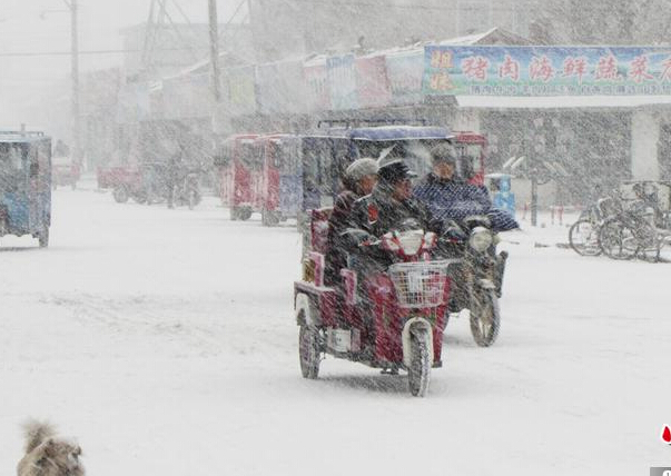 ���ɹź��ױ����ս���ѩ �ֵػ�ѩ��40���ס�