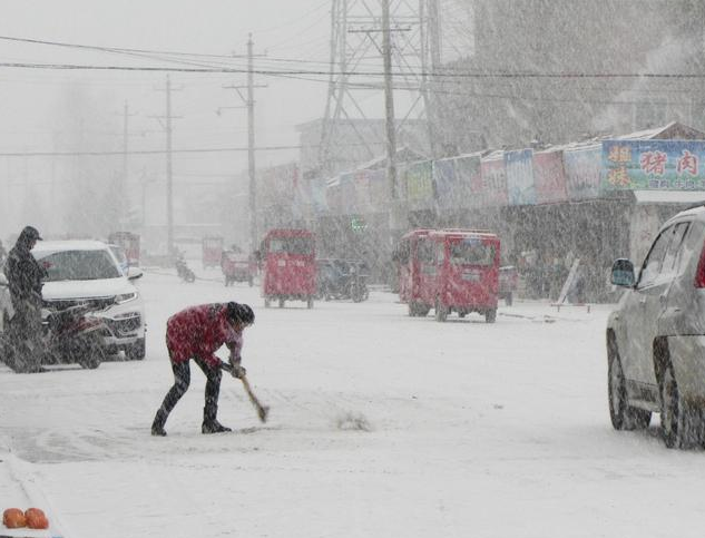 ���ɹź��ױ����ս���ѩ �ֵػ�ѩ��40���ס�