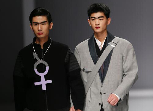 ����ʱװ�� ��ģЯ������޽硱���⡱