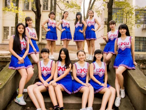 �ϻ���ѧ�������������ߺ� ��Ů��չ�ഺ������