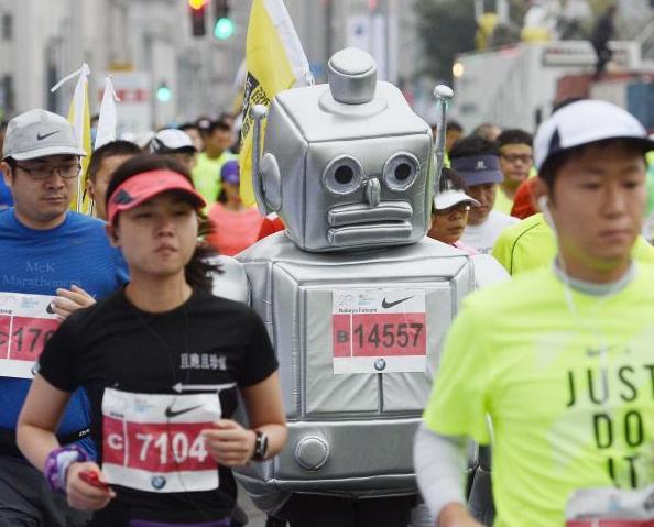 2015上海马拉松奇装异服抢眼”