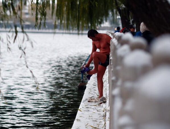 ������ѩ�ѵ���Ӿ��������ˮ������