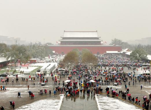 ����ӭ��ǿ��ѩ ���˹ʹ��Ŷӹ�Ʊ��ѩ����