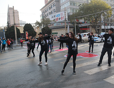 ���ݸ������߻�װ���������¡���