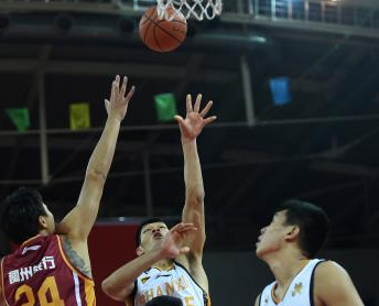 CBA常规赛第12轮 山西苦战胜浙江”