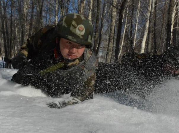 �½��߷�����23�������� ����ѩ�ذ�ս����