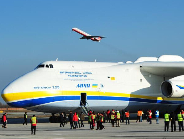 ���������˷ɻ�����ʯ��ׯ��