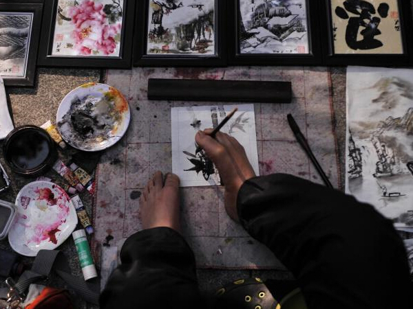 �ޱ�С���ͷ��˫�Ż滭 ��־������·�˳��ޡ�