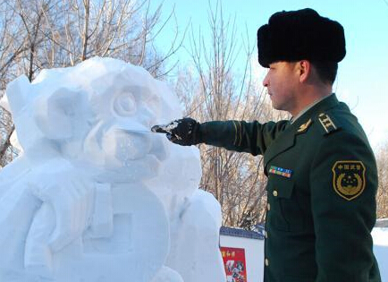 �½��߷��ٱ�Ȥζѩ�������Ӫ��