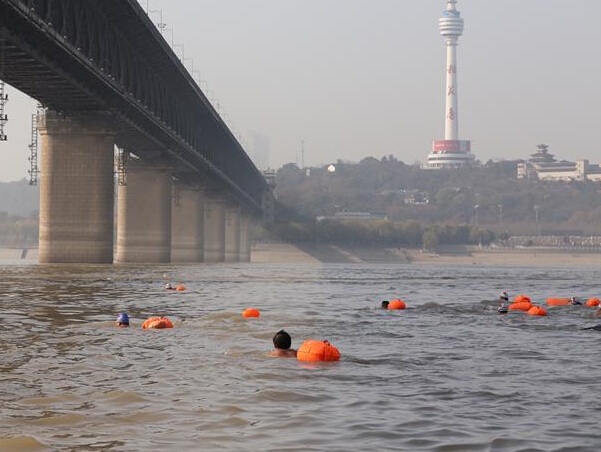 ��Ӿ�����ߺ�ɳ�����