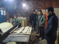 մ����������ǣͷ���������ڷǹ�������ҵ�߷á�