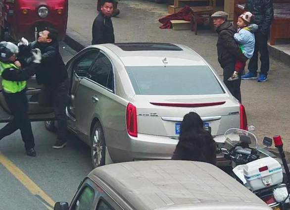 ����һ˾��Υͣ����Ź�򽻾� ���������Ӿ�����Ǯ����