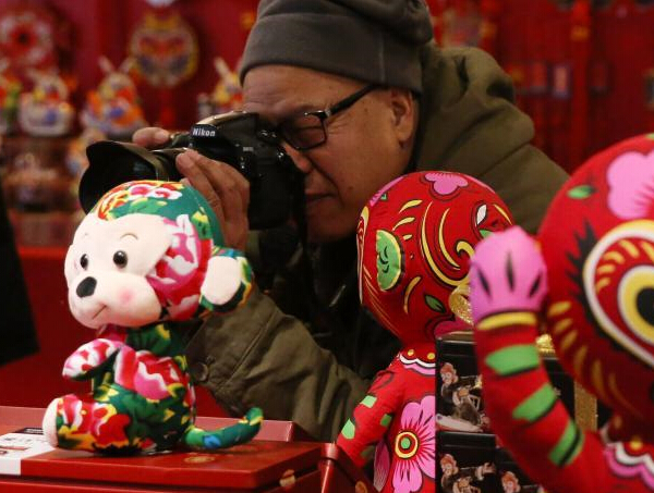 “猴年”临近 年味渐浓”