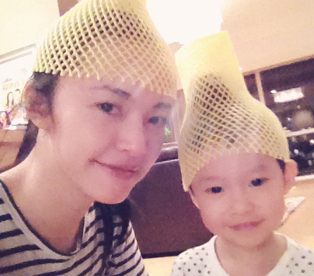 Ҧ����С��������ñ ĸ�Ӵ�Ц����ܰ��