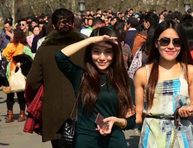 ��������ͻ��20�� ��Ů����װ��������