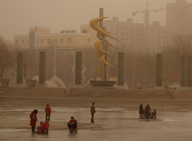 �½���³���������ǿɳ��Ϯ�� ���һƬ�Ұ���