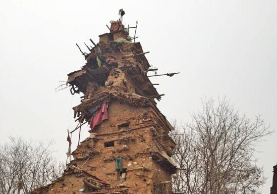 ɽ��Ϋ��һ����ũ�������ʯ�齨���߲�С¥��