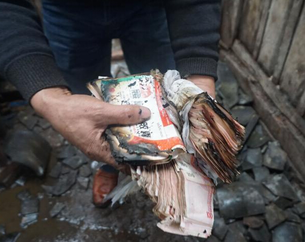 �Ĵ�һ�񷿷������� ����Ա�����ٳ������ֽ�